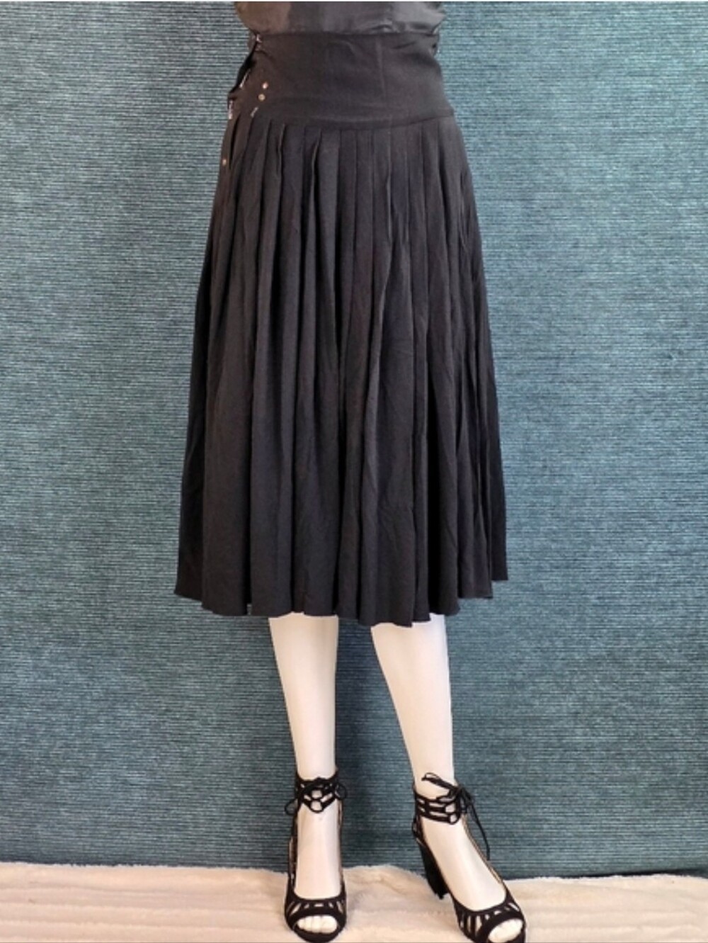 Vintage Pleated Rayon Wide Waist Skirt Needs A Little Work